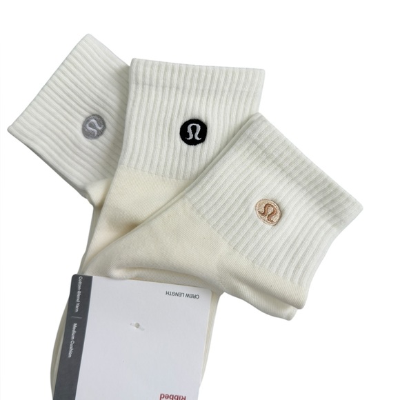 NWT 3 Pair Lululemon athletica Off White Casual Socks Size M - Picture 1 of 3